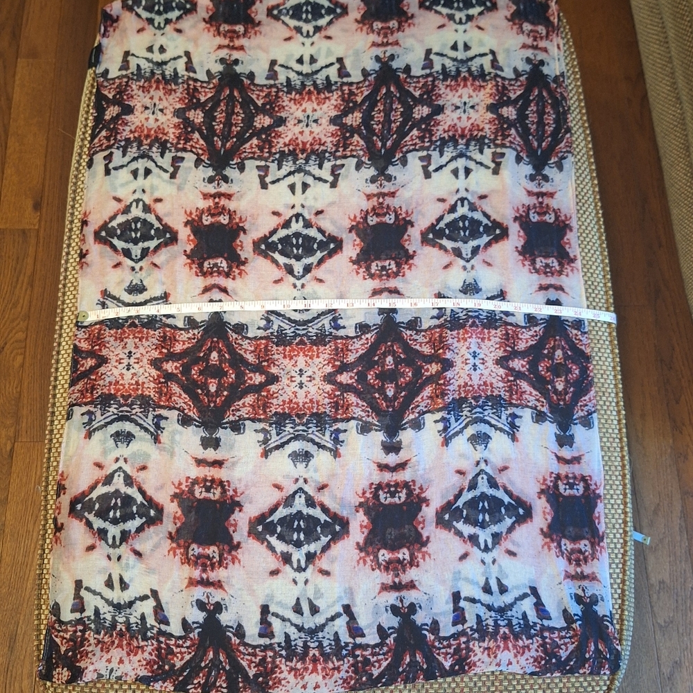 Symmetrical Print Bohemian Style Infinity Scarf - Picture 7 of 8